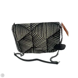 Crossbody By Clothes Mentor, Size: Medium